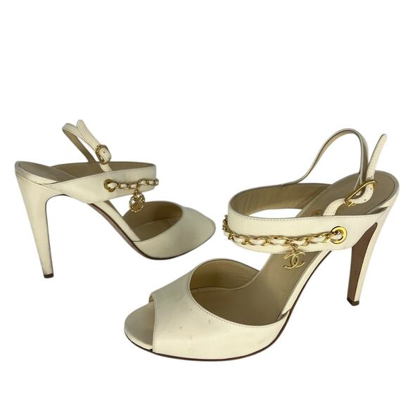Chanel Leather Chain-Link Accents Sandals - Picture 1 of 16